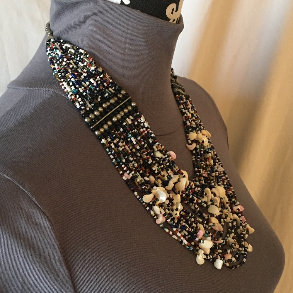 SOLD—Vintage 1970’s Beaded Seashell Tribal Layer Bib Necklace from Aruba - Picture 10 of 16